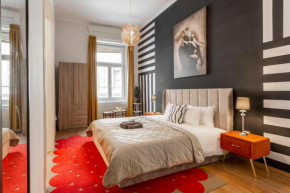 Deluxe Dohany Residence next to the New York Café